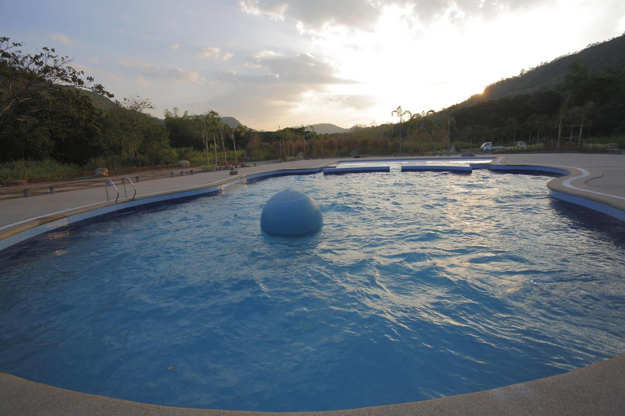 Green Canyon Leisure Farms Clark Field Экстерьер фото